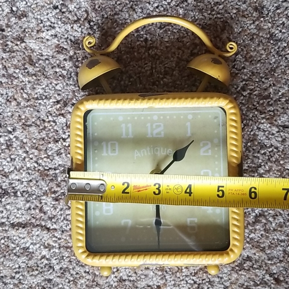 Metal Table Clock - Picture 4 of 5